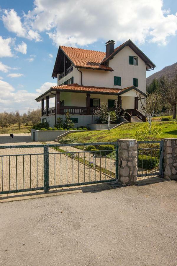 Apartments And Room Robert โคเรนนิซา ภายนอก รูปภาพ